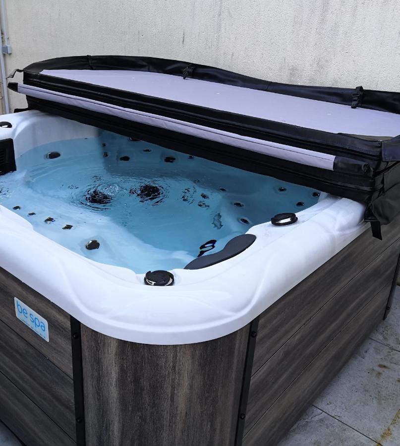 O Rethel Jacuzzi, Gite Ardennes Εξωτερικό φωτογραφία