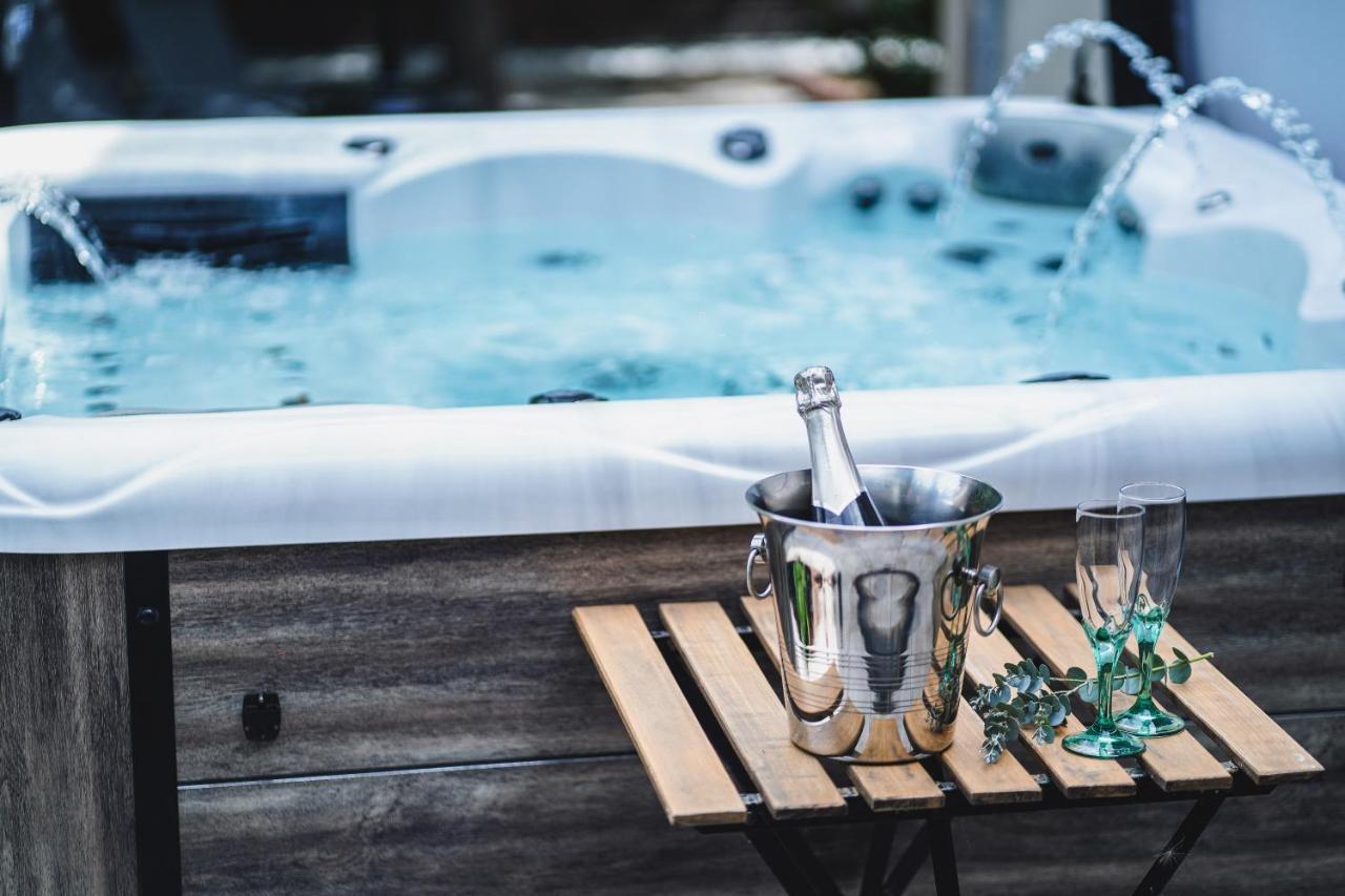 O Rethel Jacuzzi, Gite Ardennes Εξωτερικό φωτογραφία