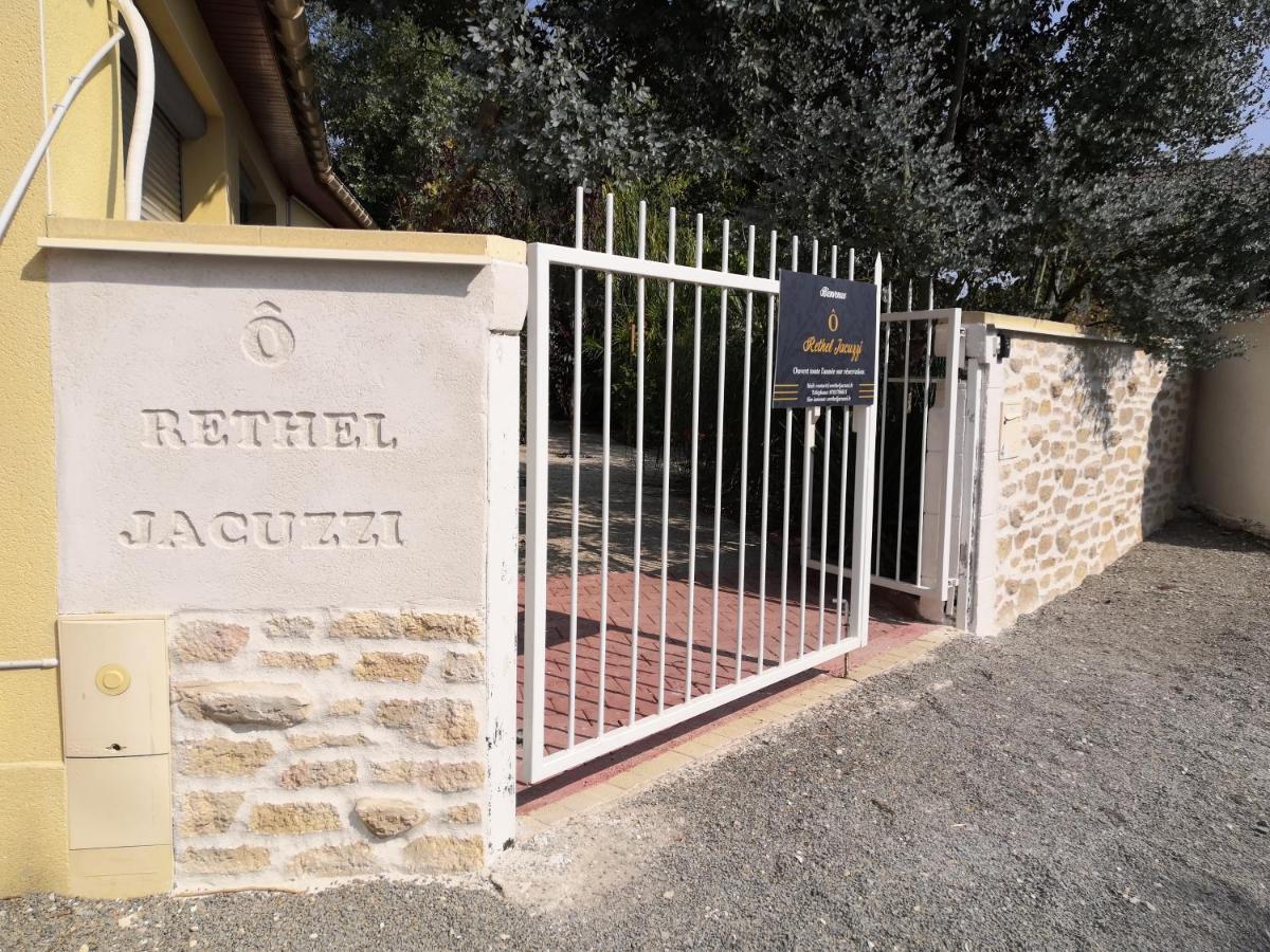 O Rethel Jacuzzi, Gite Ardennes Εξωτερικό φωτογραφία