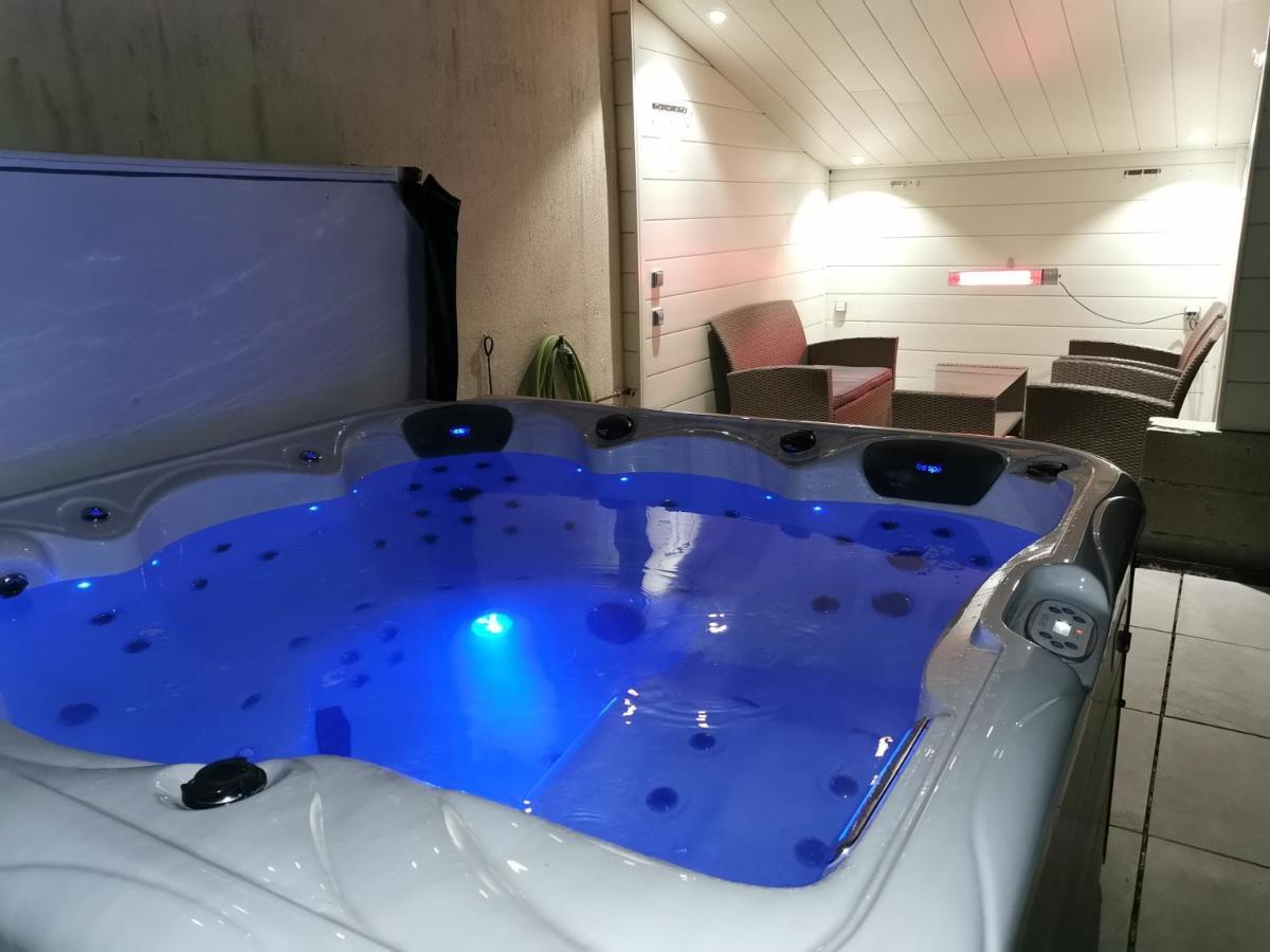 O Rethel Jacuzzi, Gite Ardennes Εξωτερικό φωτογραφία